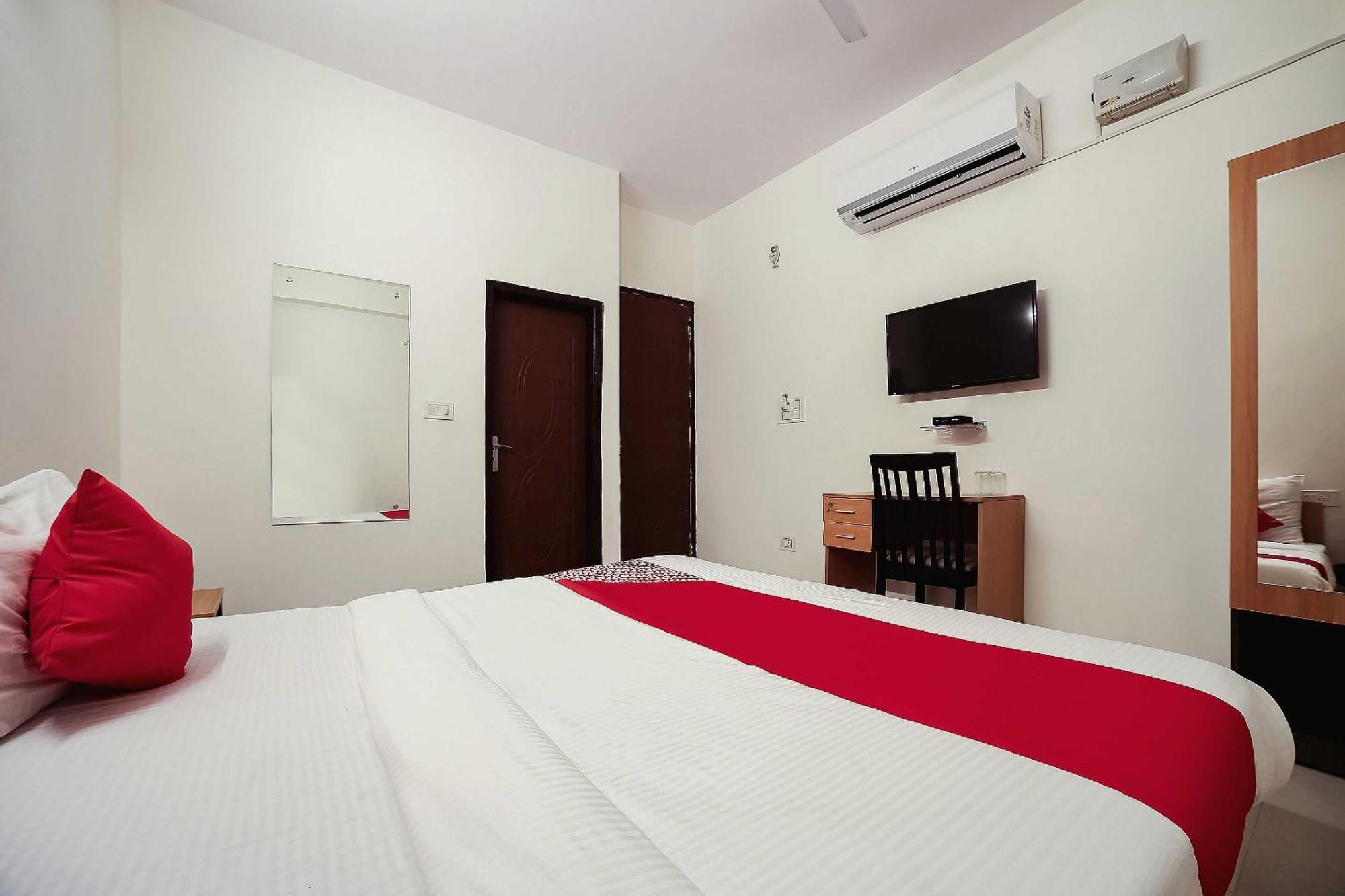 Live On Del5542 Hotel New Delhi Exterior photo